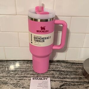 NEW Stanley Flowstate Quencher 40 oz Tumbler - Peony